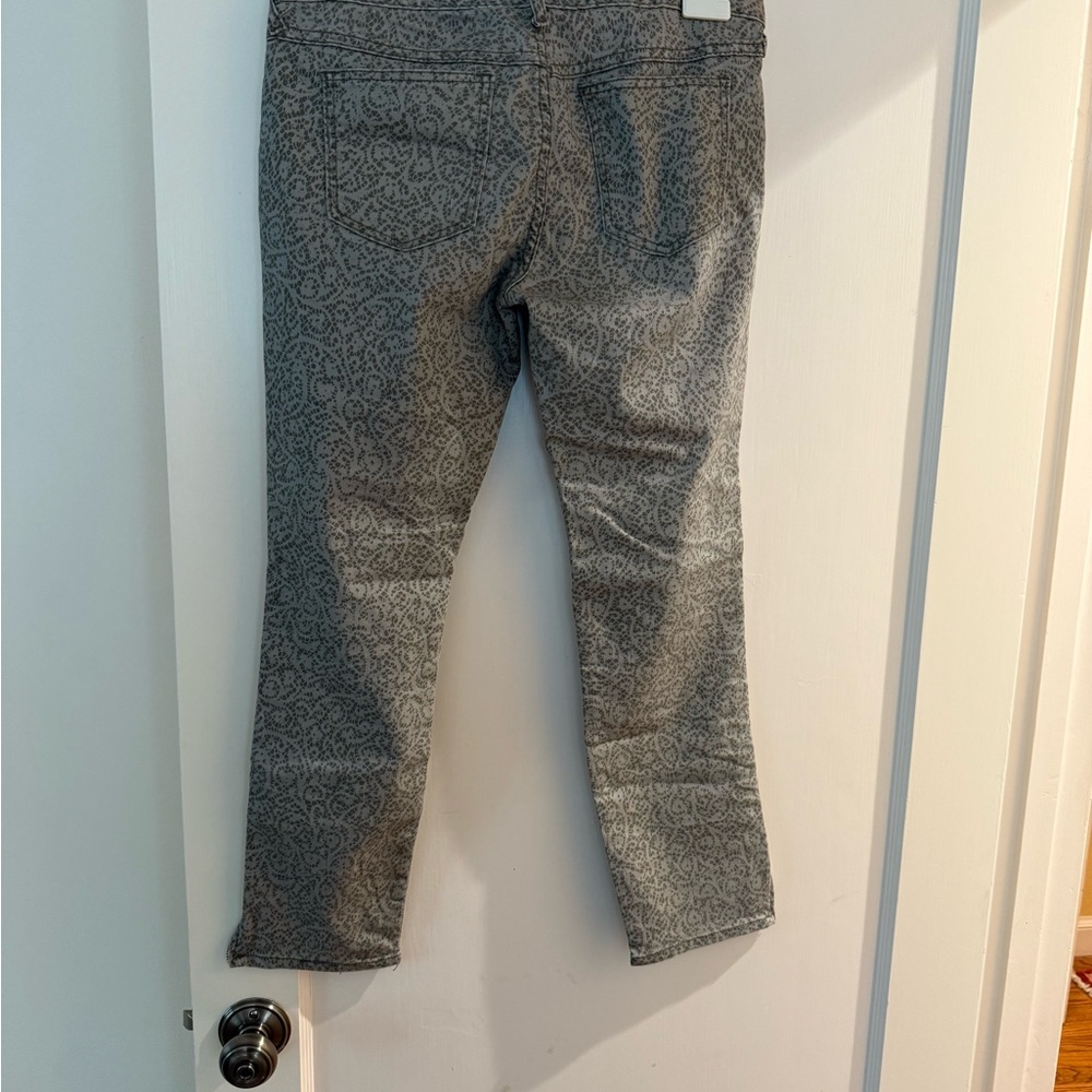 Gray Patterned Jeans With Side Slits - image 4